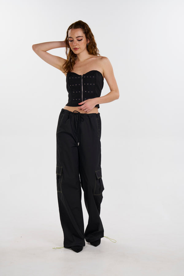 On A Leash Cargo Pants - Black/Green