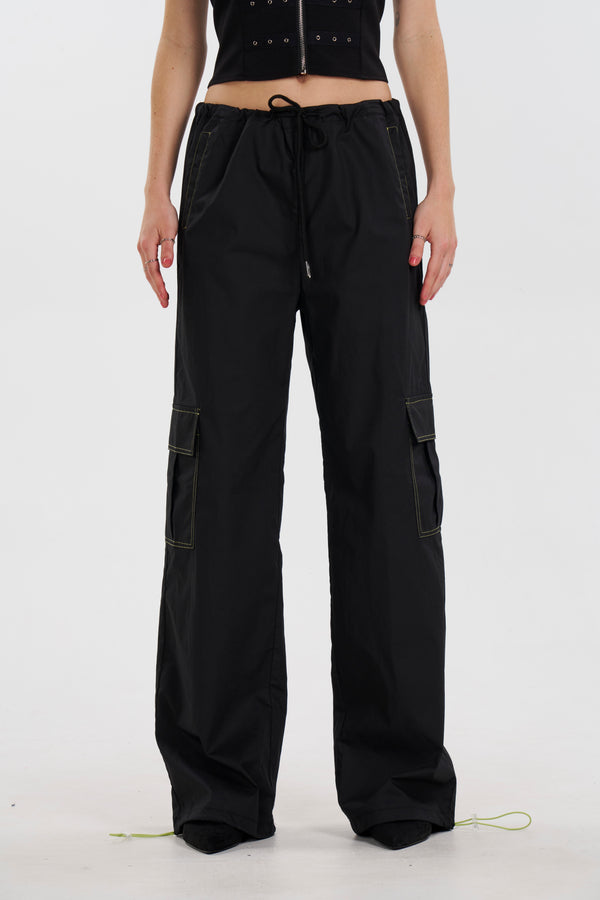 On A Leash Cargo Pants - Black/Green