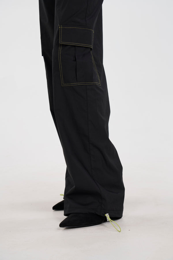 On A Leash Cargo Pants - Black/Green