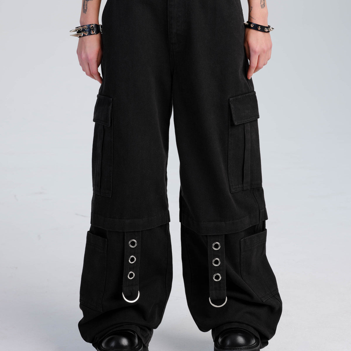 Deadlock Cargo Jeans – Pretty Damage