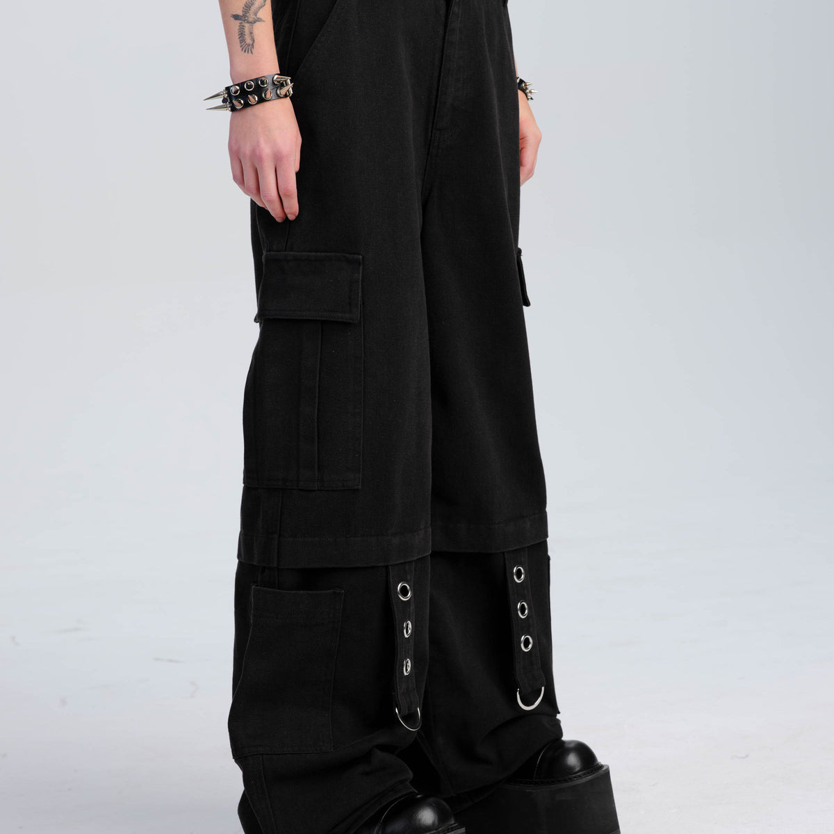 Deadlock Cargo Jeans – Pretty Damage